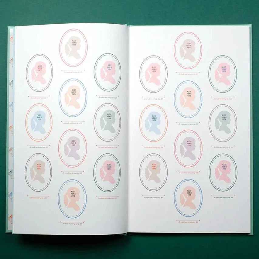 Mijn Allerliefste Vriendinnenboekje met ovale kaders en meisjessilhouetten in verschillende pastelkleuren
