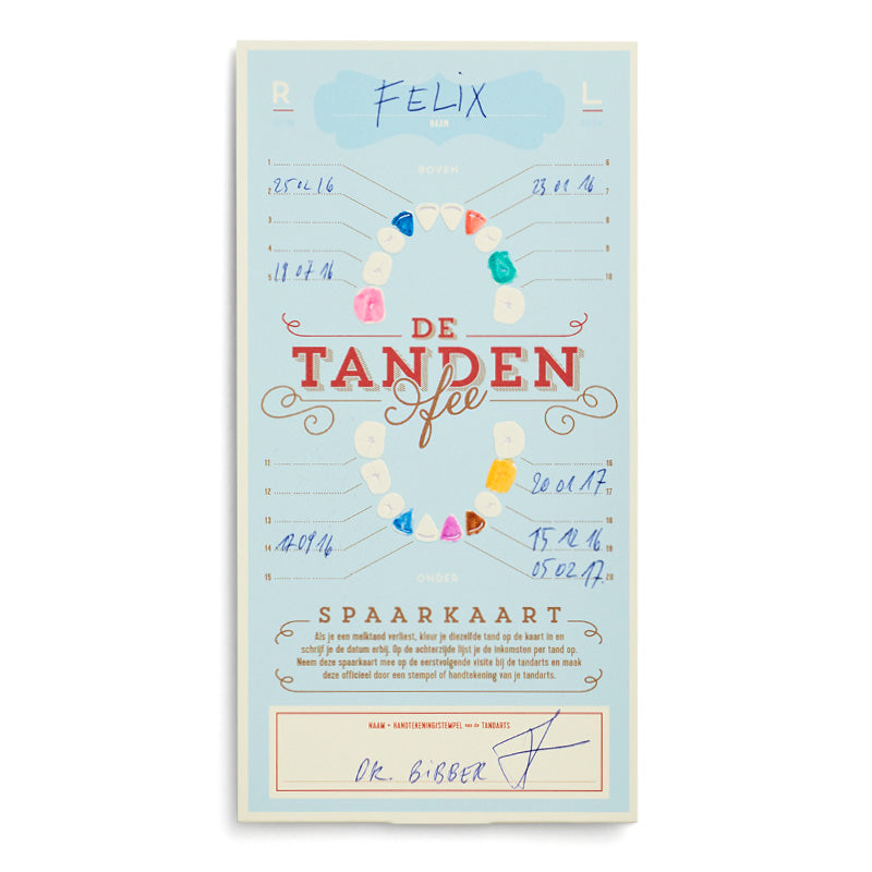 Ingevulde lichtblauwe Tandenfee-spaarkaart met de naam Felix, gekleurde tanden en handgeschreven datums.