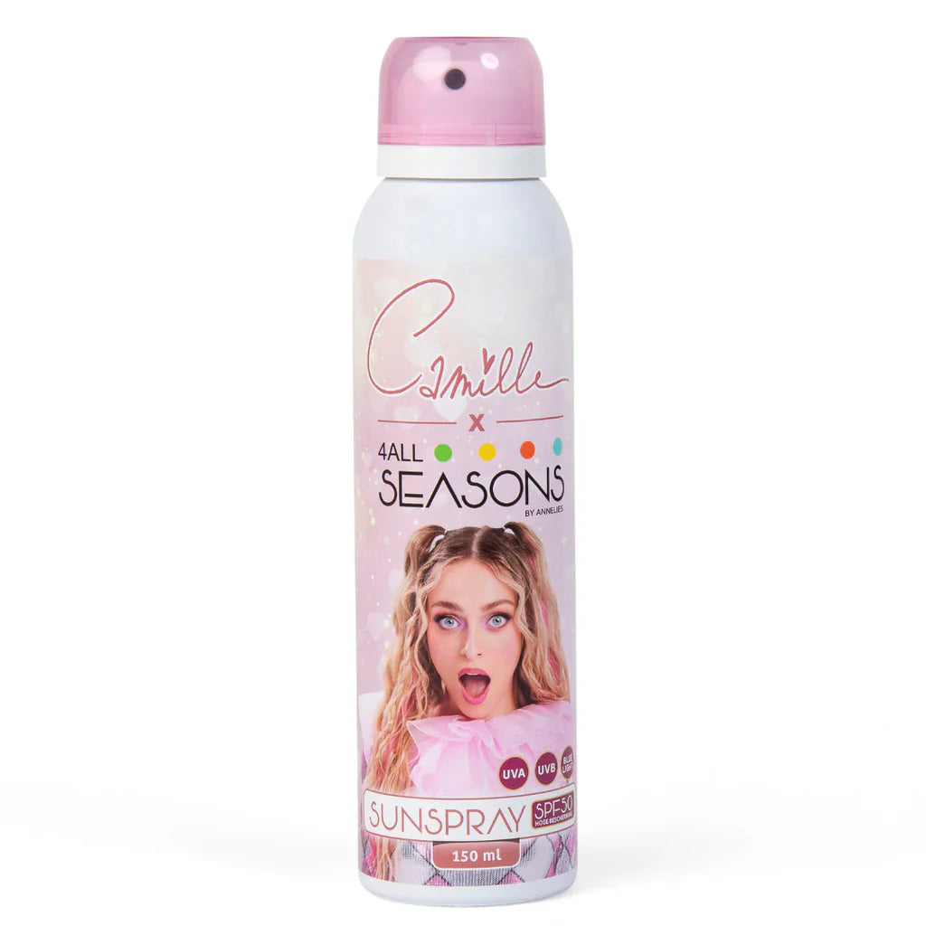 Camille Circus sunspray SPF 50 van 150 ml in een witte spuitbus met roze dop en portret van Camille.