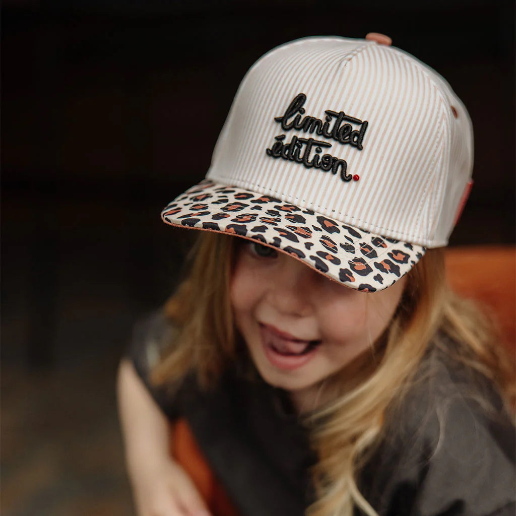 Pet Léopard #5 • Hello Hossy