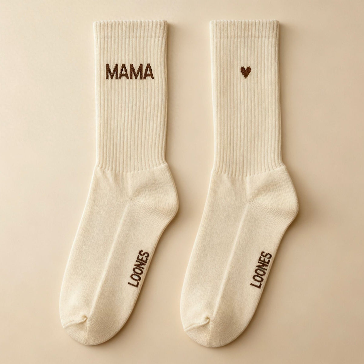 mama sokken met hartje beige loones kousen mama