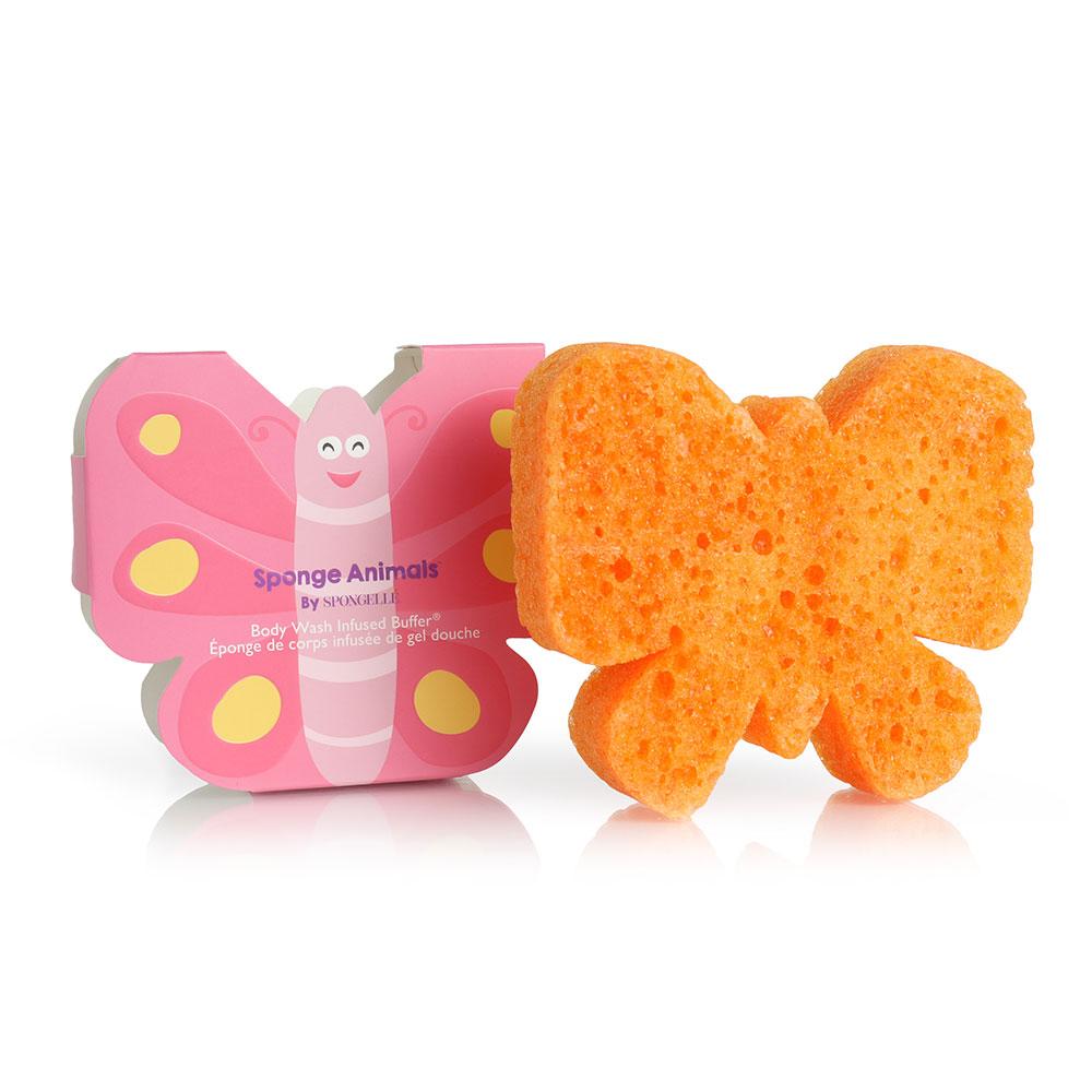 Oranje badspons in vlindervorm naast een roze verpakking met een vlinder.