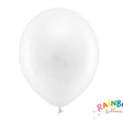Opgeblazen pastelwitte ballon met knoopje op een witte achtergrond