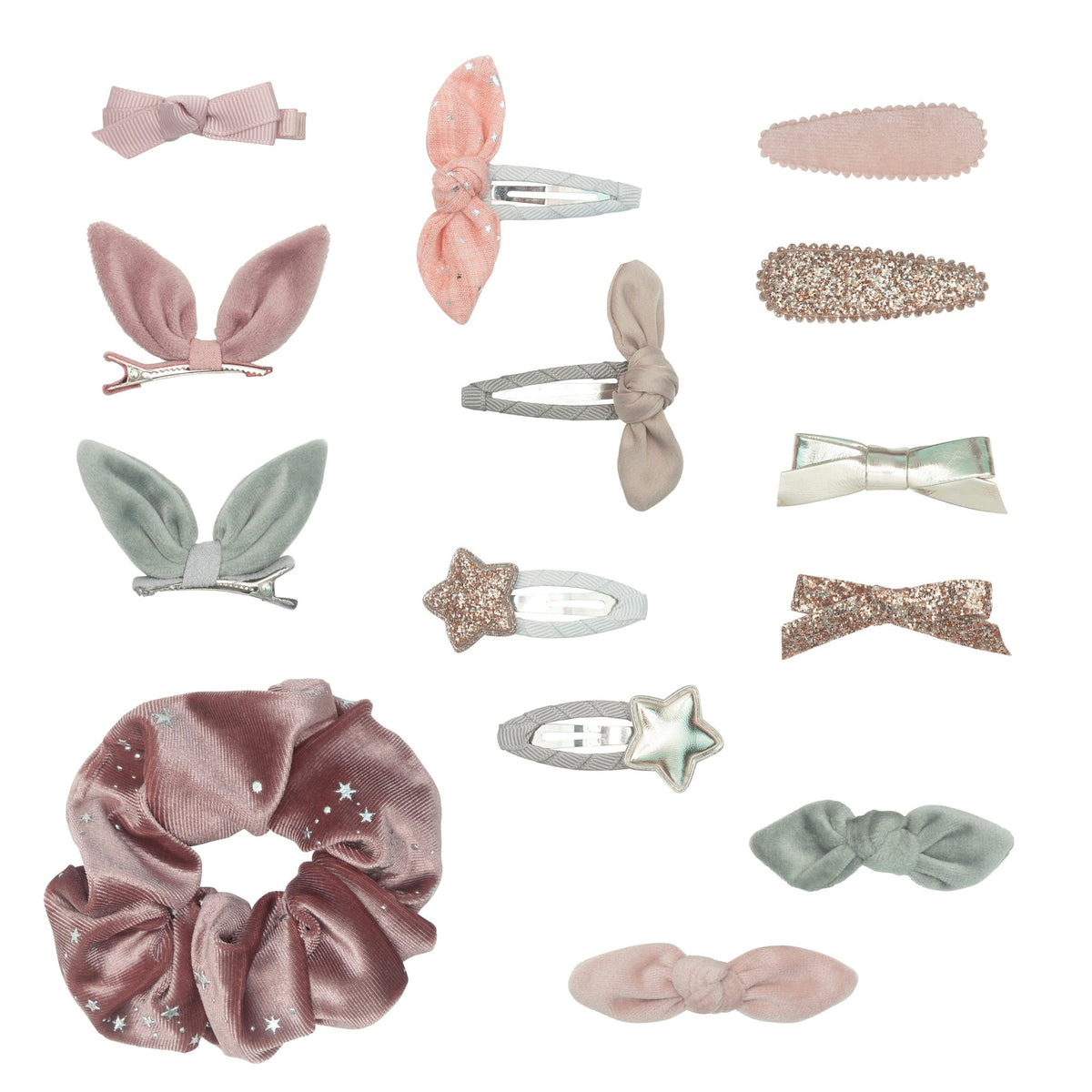 Veertien haaraccessoires: een roze scrunchie en haarclips met strikjes, sterren en glitters in zachte en metallic tinten.