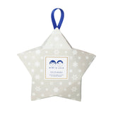 Stervormige cadeauverpakking van Mimi & Lula met witte sneeuwvlokken en een blauwe ophanglus.