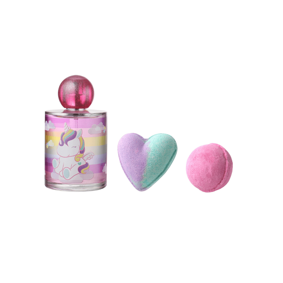 Eau My Unicorn eau de toilette met eenhoorn op de flacon, naast een paars-mintgroene hartvormige en een ronde roze bruisbal.