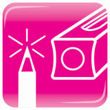 Roze pictogram met een geslepen kleurpotlood en een puntenslijper.
