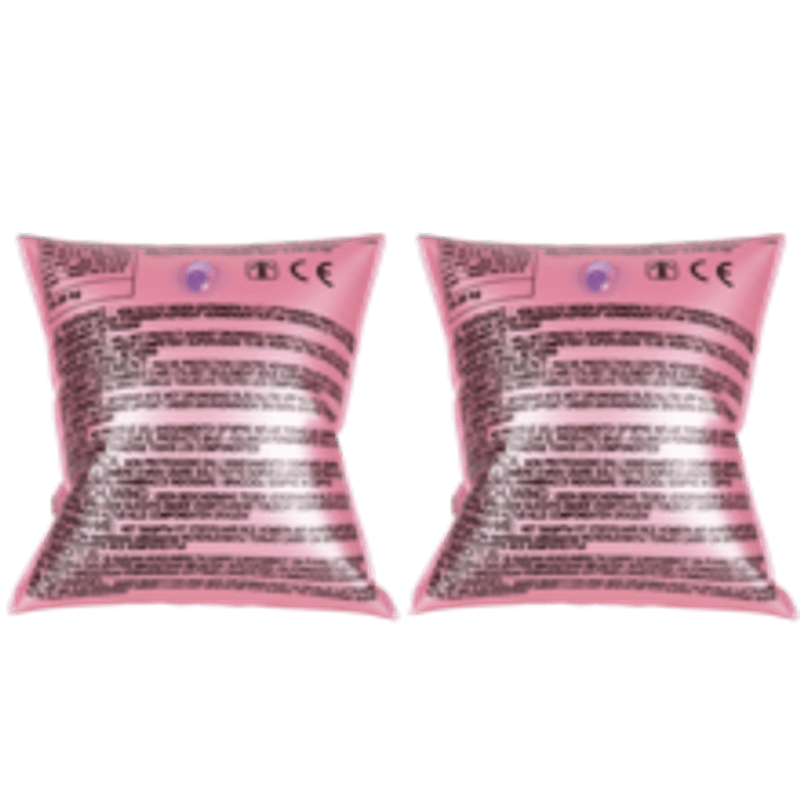 Achterkant van twee roze zwembandjes met veiligheidsinstructies en luchtventielen.
